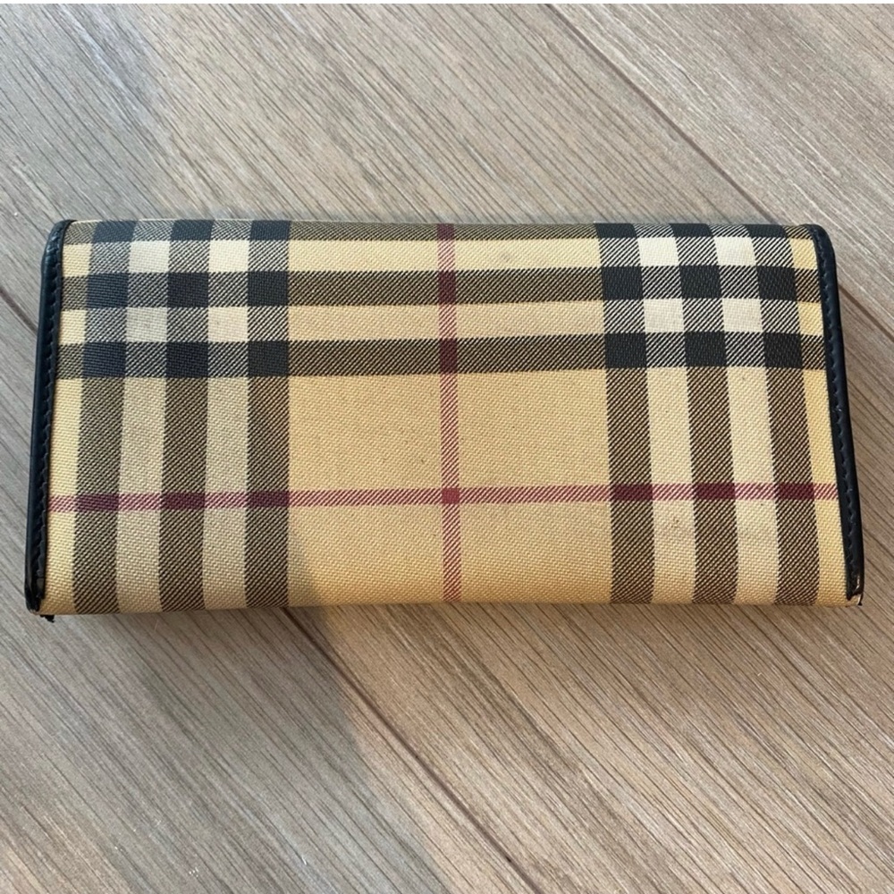 Burberry Beige Check Continental Wallet with Black and Red Accents - Picture 3 of 10
